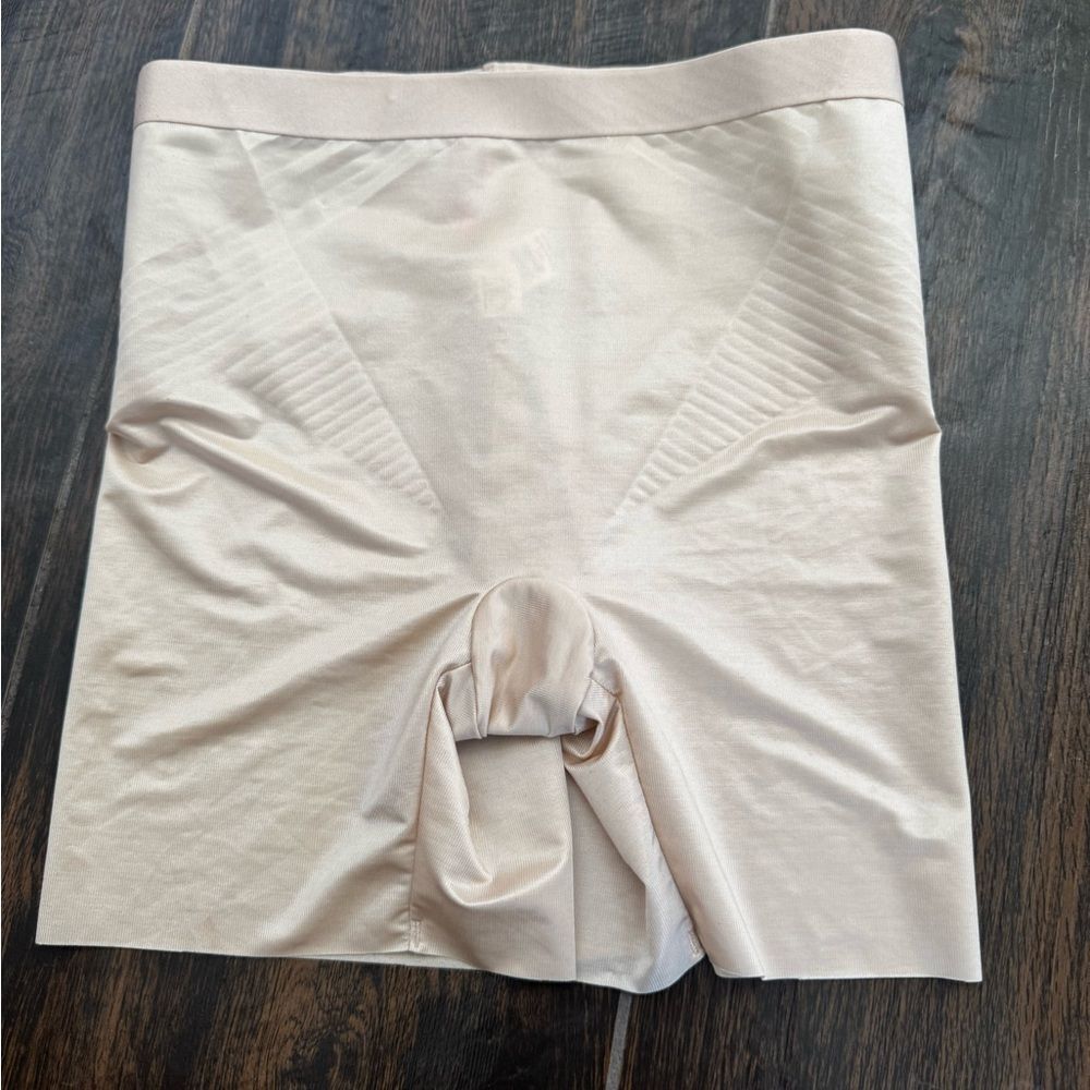 SPANX Shape Invisible Girlshort Nude Shapewear | Seamless | Size XS